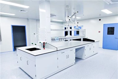 Science Lab -pöydät pesualtailla